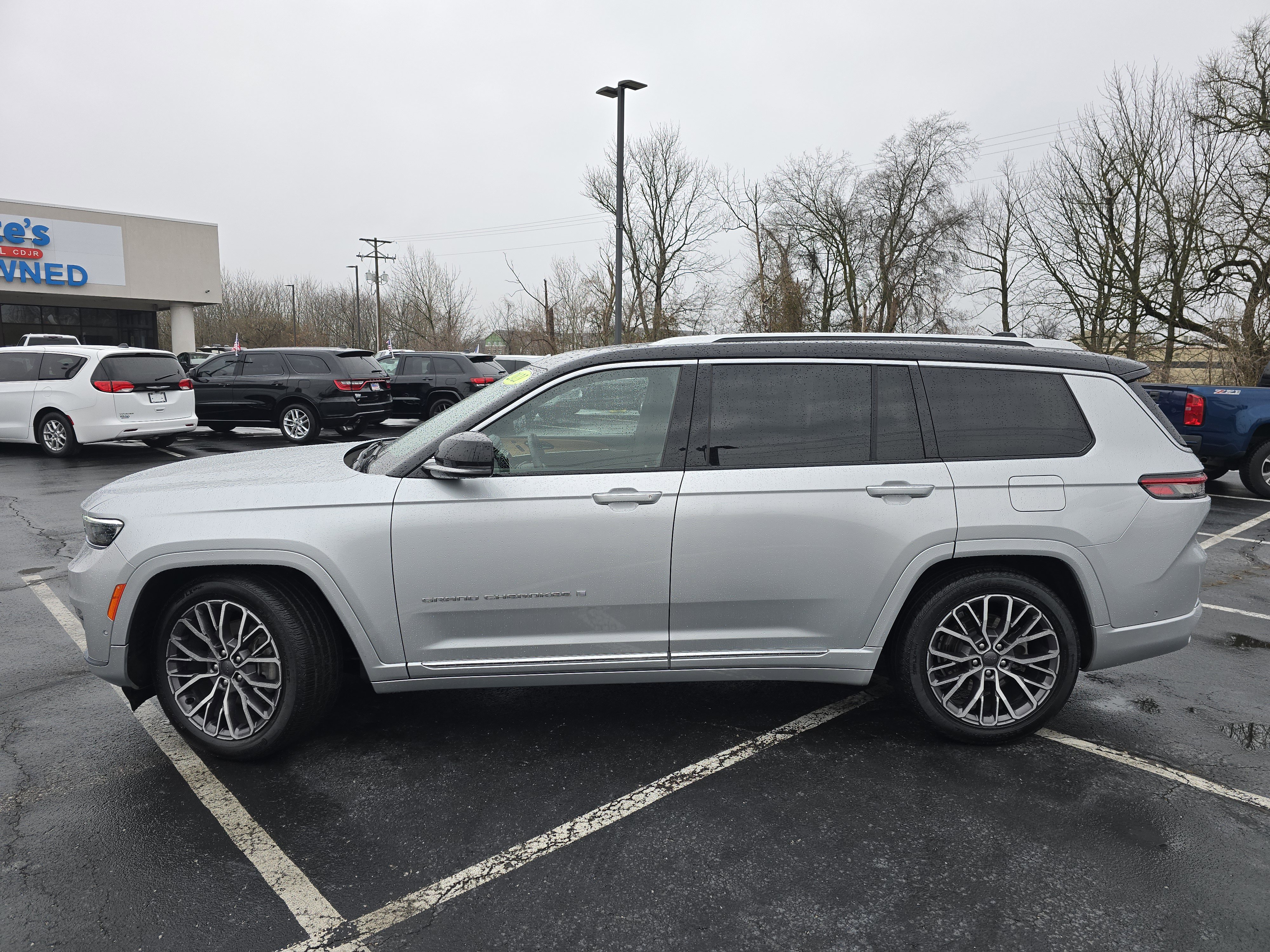 Used 2021 Jeep Grand Cherokee L Summit image 24