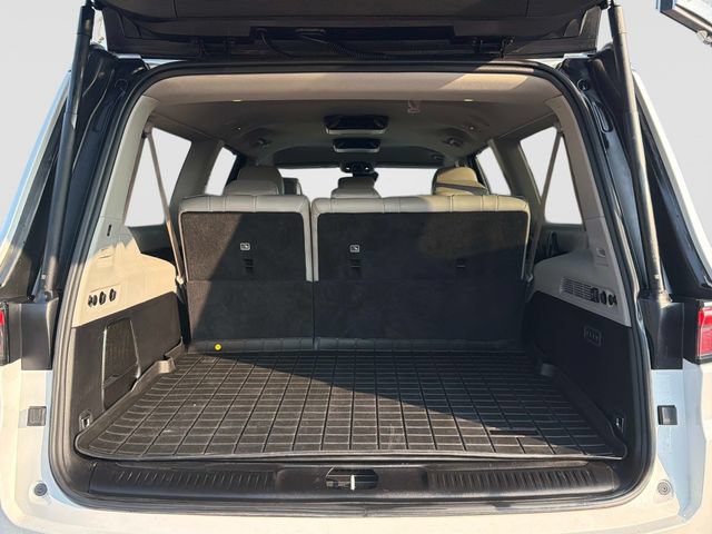 Used 2023 Jeep Wagoneer L 4WD w/ Convenience Group I image 12