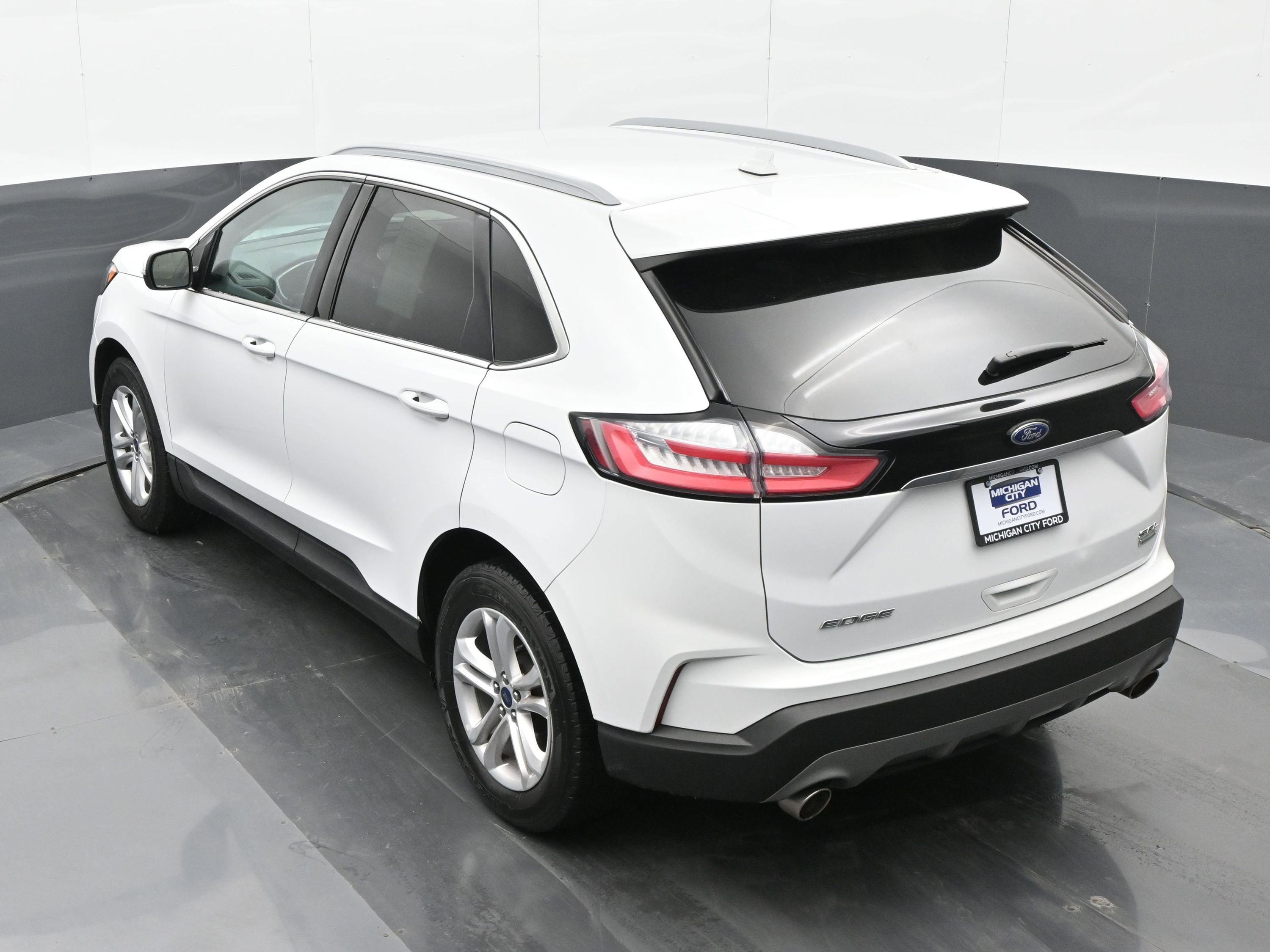 Used 2020 Ford Edge SEL image 33