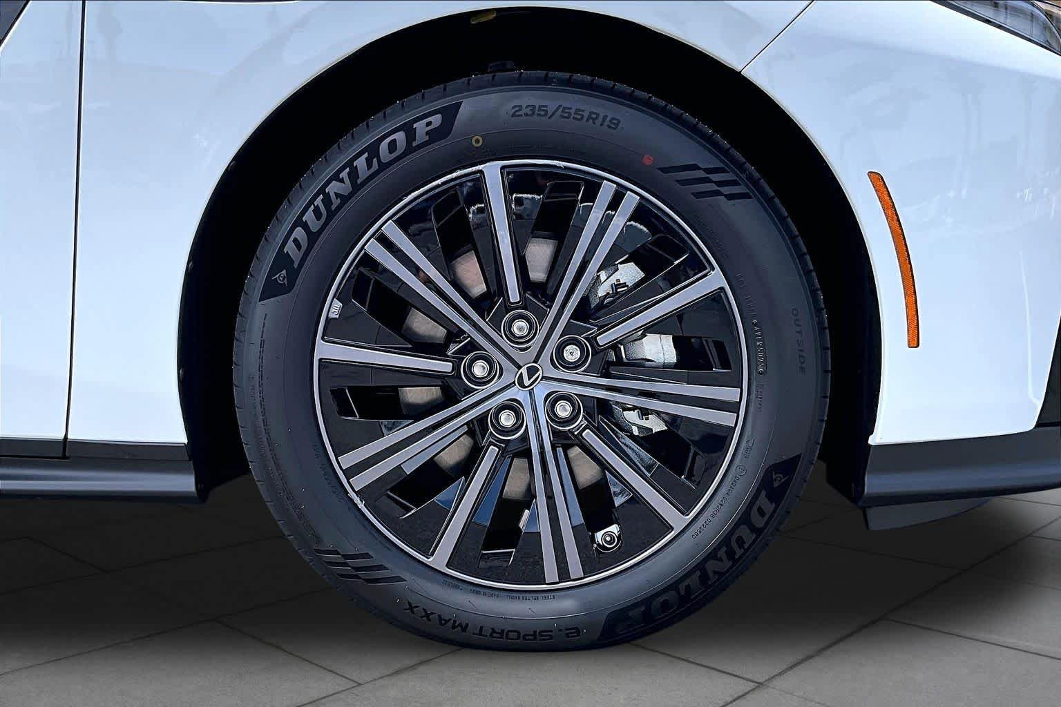 New 2026 Lexus ES 350e FWD image 9