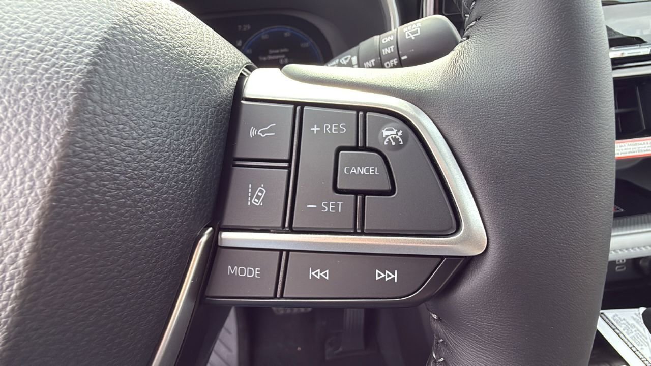 New 2026 Toyota Highlander Limited image 25