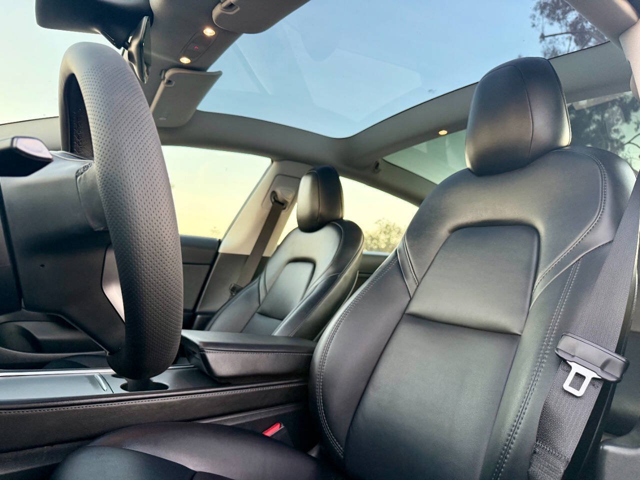 Used 2023 Tesla Model 3 Standard Range RWD image 8