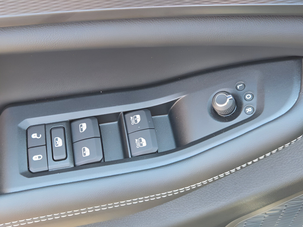 New 2026 Jeep Grand Cherokee Laredo X AWD/4WD image 23
