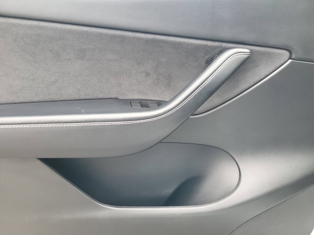 Used 2022 Tesla Model Y Performance AWD/4WD image 10