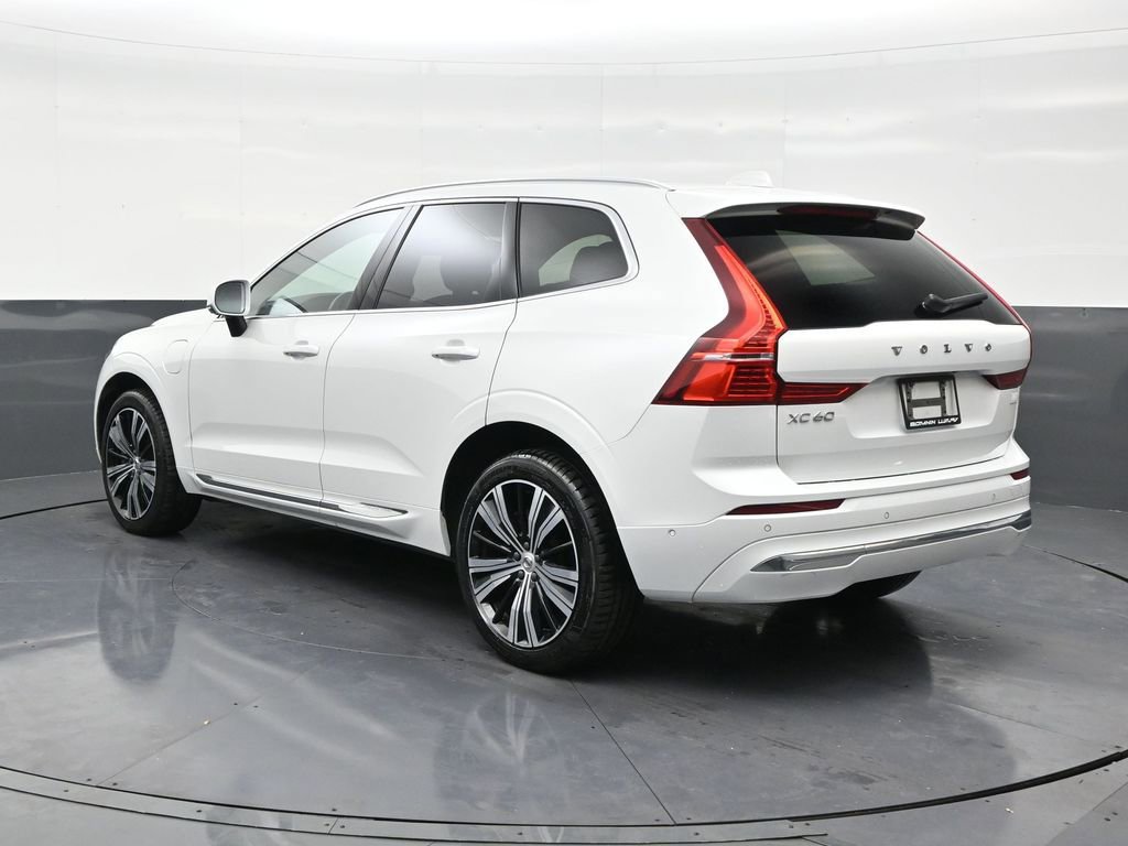 Used 2023 Volvo XC60 T8 Plus image 3