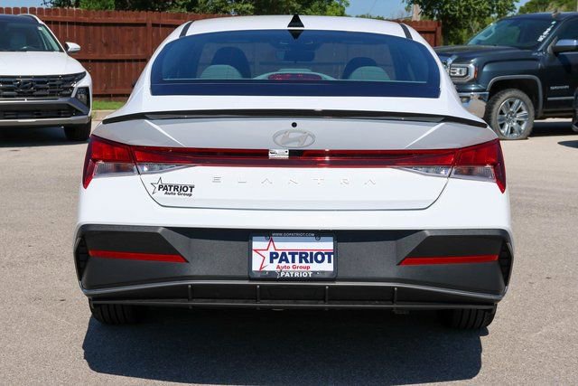 New 2026 Hyundai Elantra Sport image 4