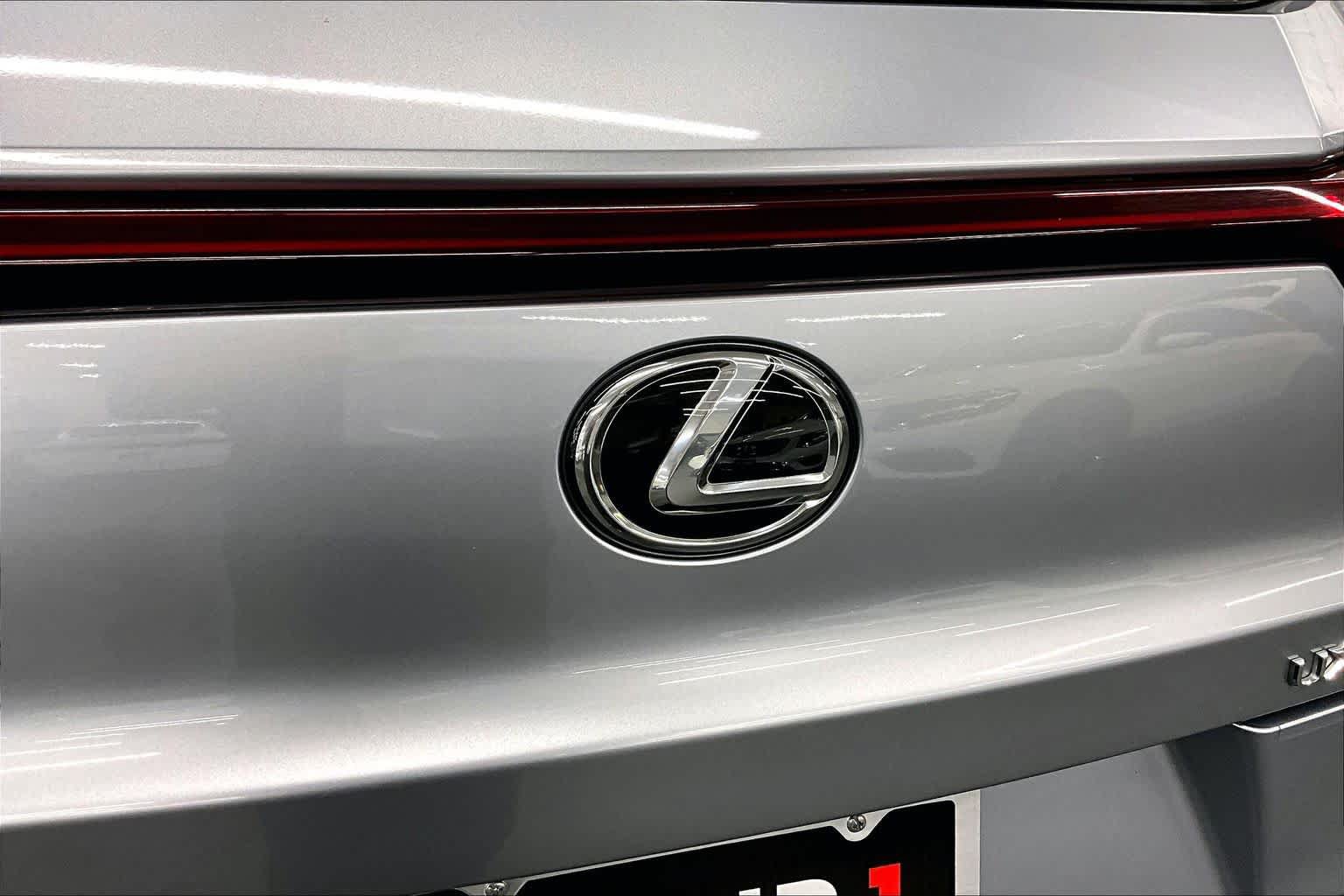 Used 2025 Lexus UX 300h FWD w/ Accessory Package (Z2) image 30