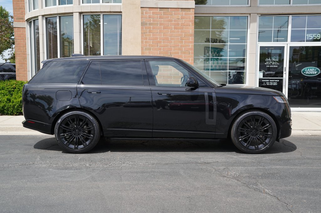 New 2026 Land Rover Range Rover Long Wheelbase SE AWD/4WD image 7