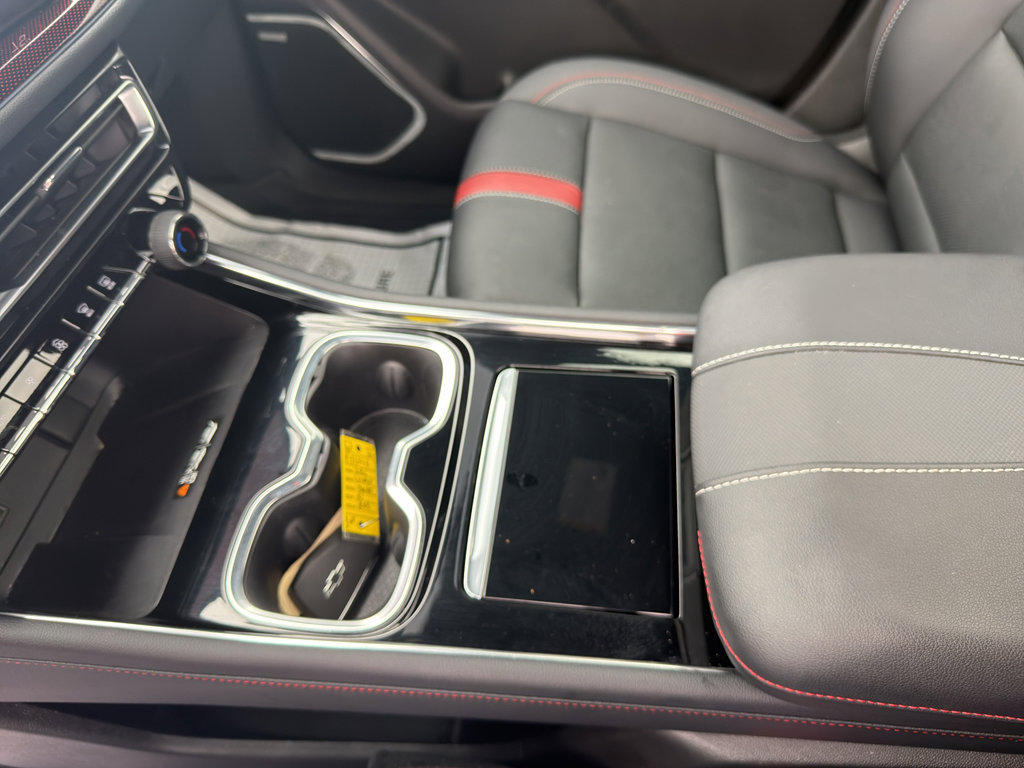 Used 2025 Chevrolet Traverse RS FWD image 27