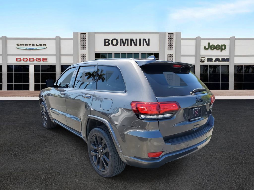Used 2019 Jeep Grand Cherokee Altitude image 4