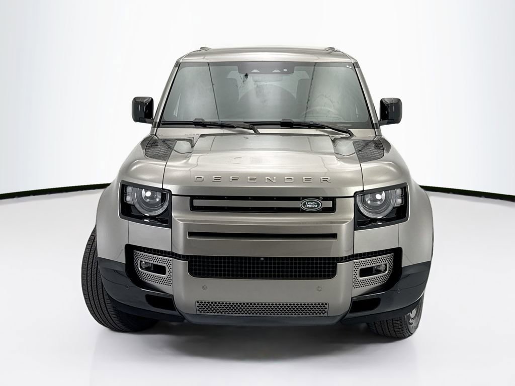 Used 2024 Land Rover Defender 110 X-Dynamic SE AWD/4WD image 2