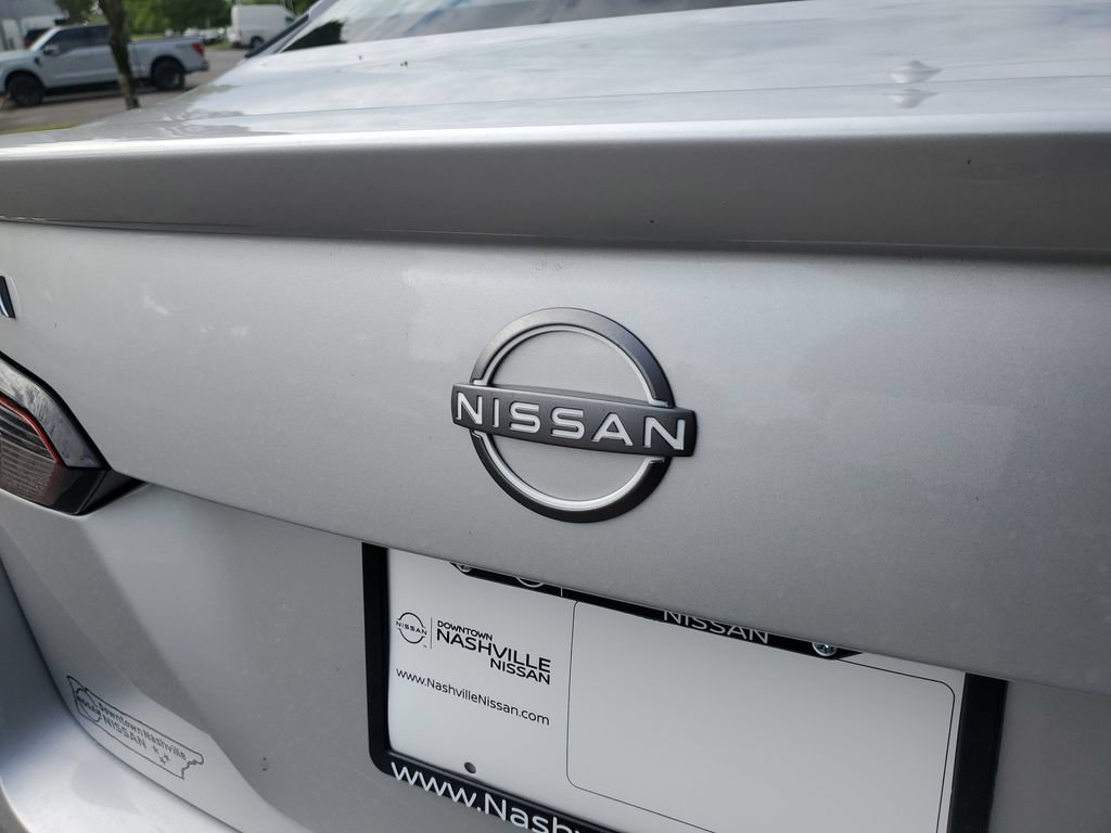 Certified 2025 Nissan Versa SR w/ Trunk Package FWD image 7