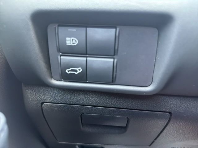 Used 2022 Toyota Highlander LE image 24