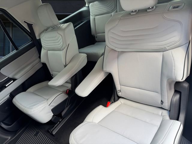 New 2026 Ford Expedition Platinum image 14