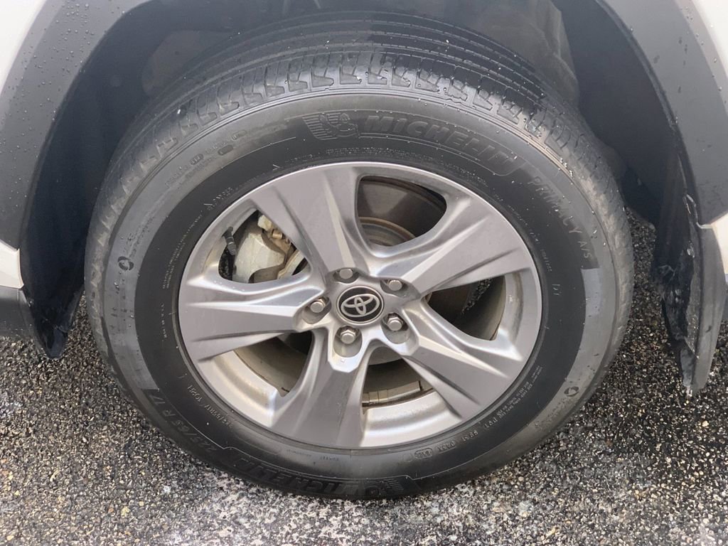 Used 2022 Toyota RAV4 XLE image 31