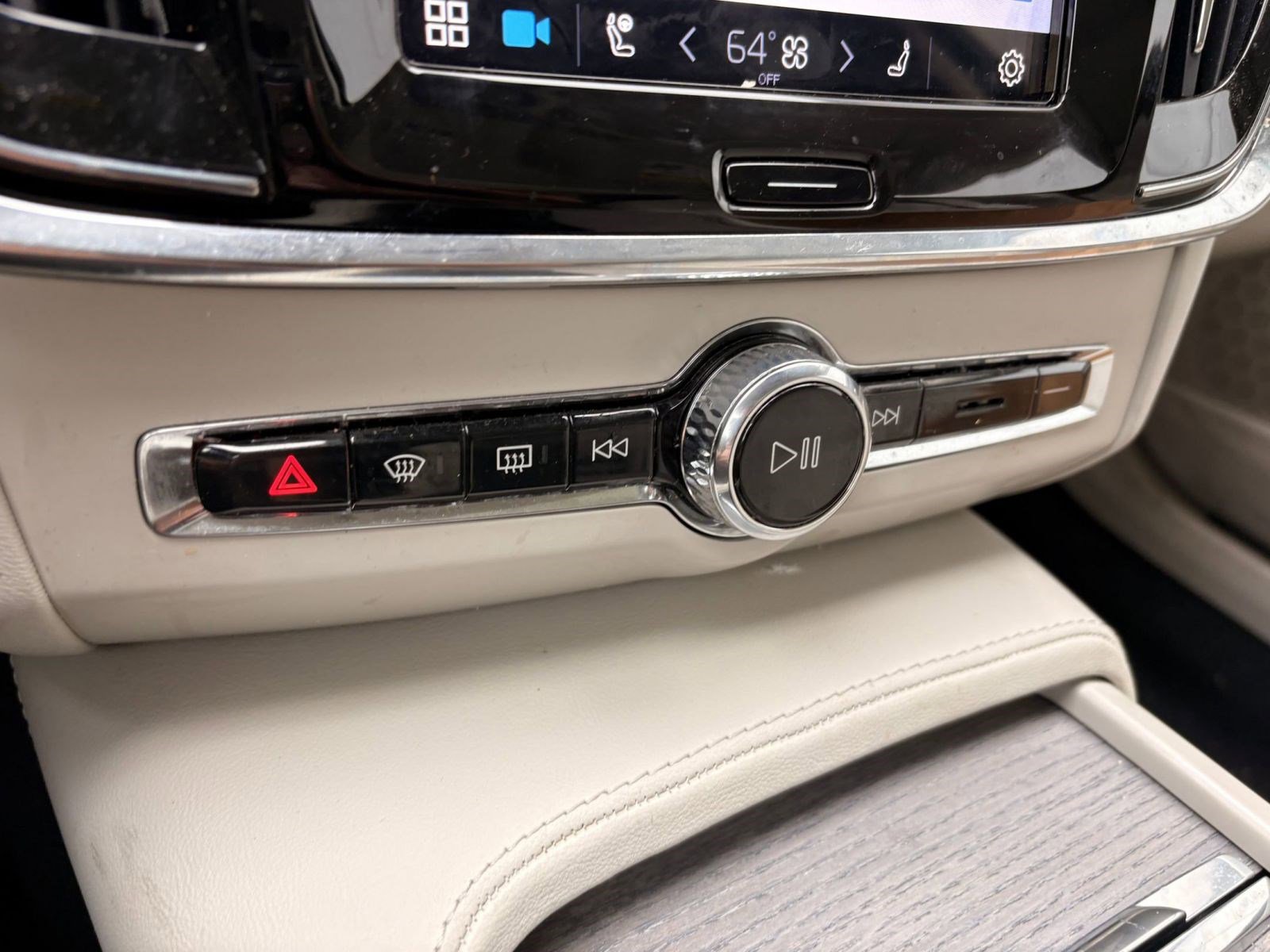 Certified 2025 Volvo V90 B6 Cross Country Plus image 17