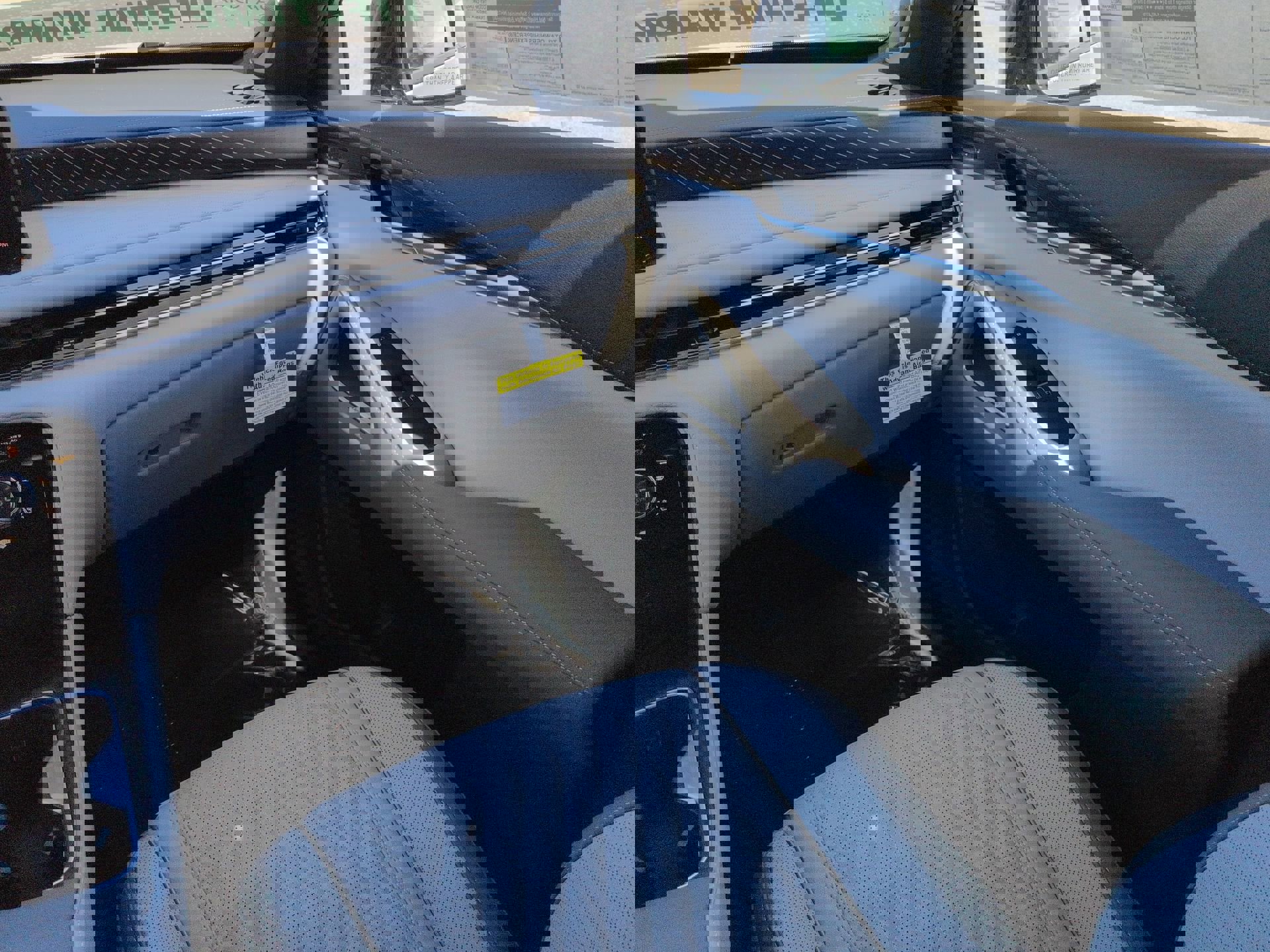 New 2026 INFINITI QX60 Autograph w/ Dark Cargo Package AWD/4WD image 19