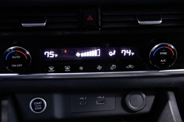 Used 2023 Nissan Rogue SV image 27