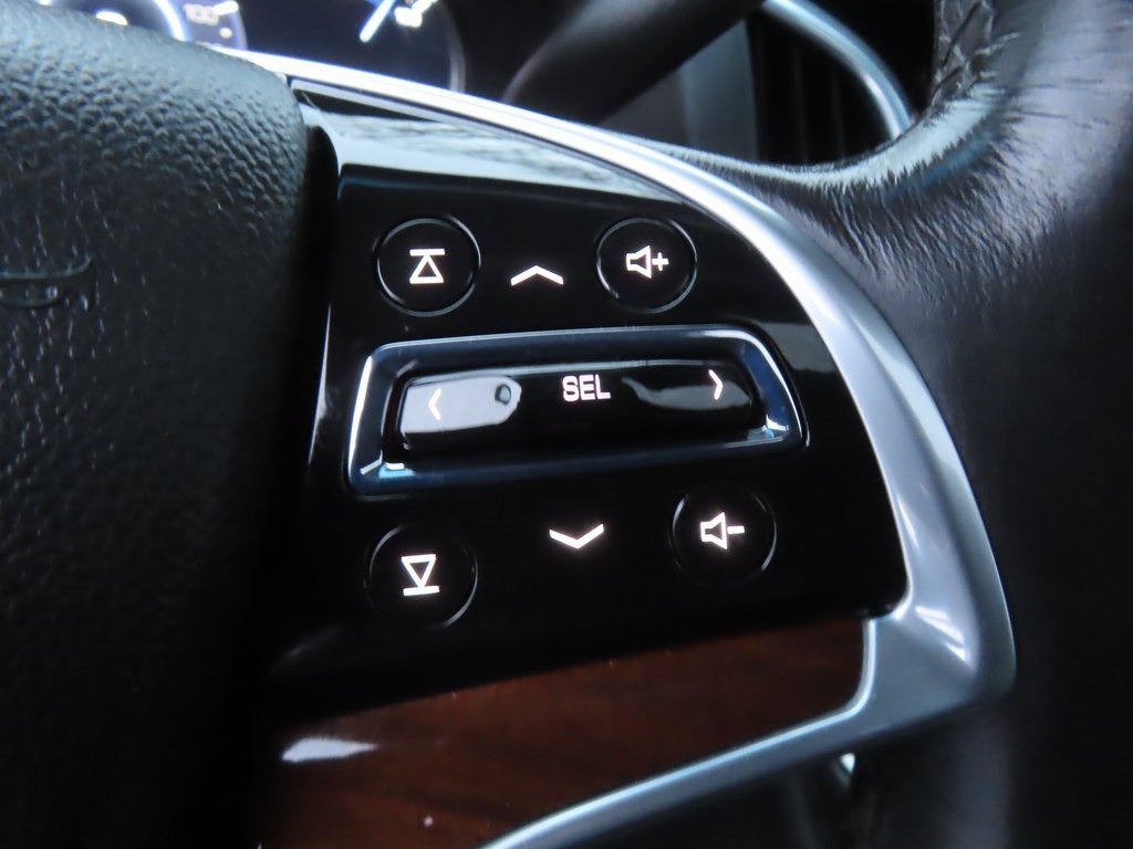 Used 2019 Cadillac Escalade Premium Luxury image 34