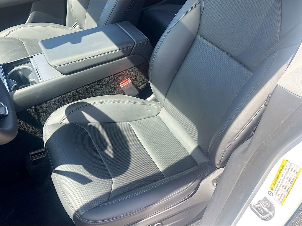 Used 2026 Tesla Model Y 2WD image 19