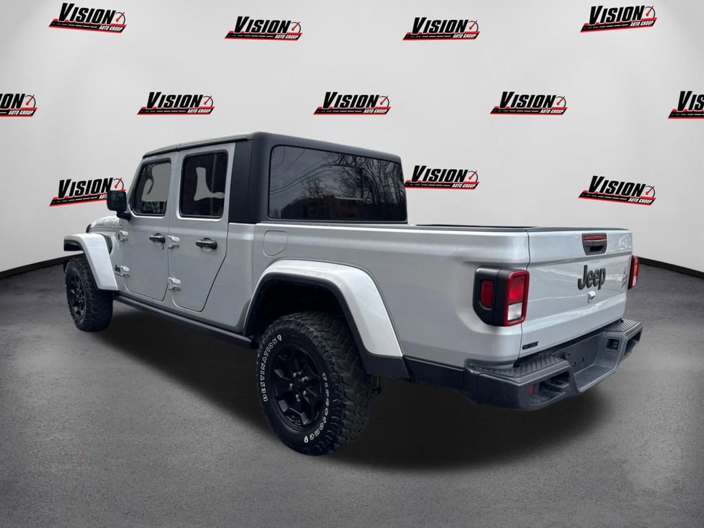 Used 2022 Jeep Gladiator Willys image 7
