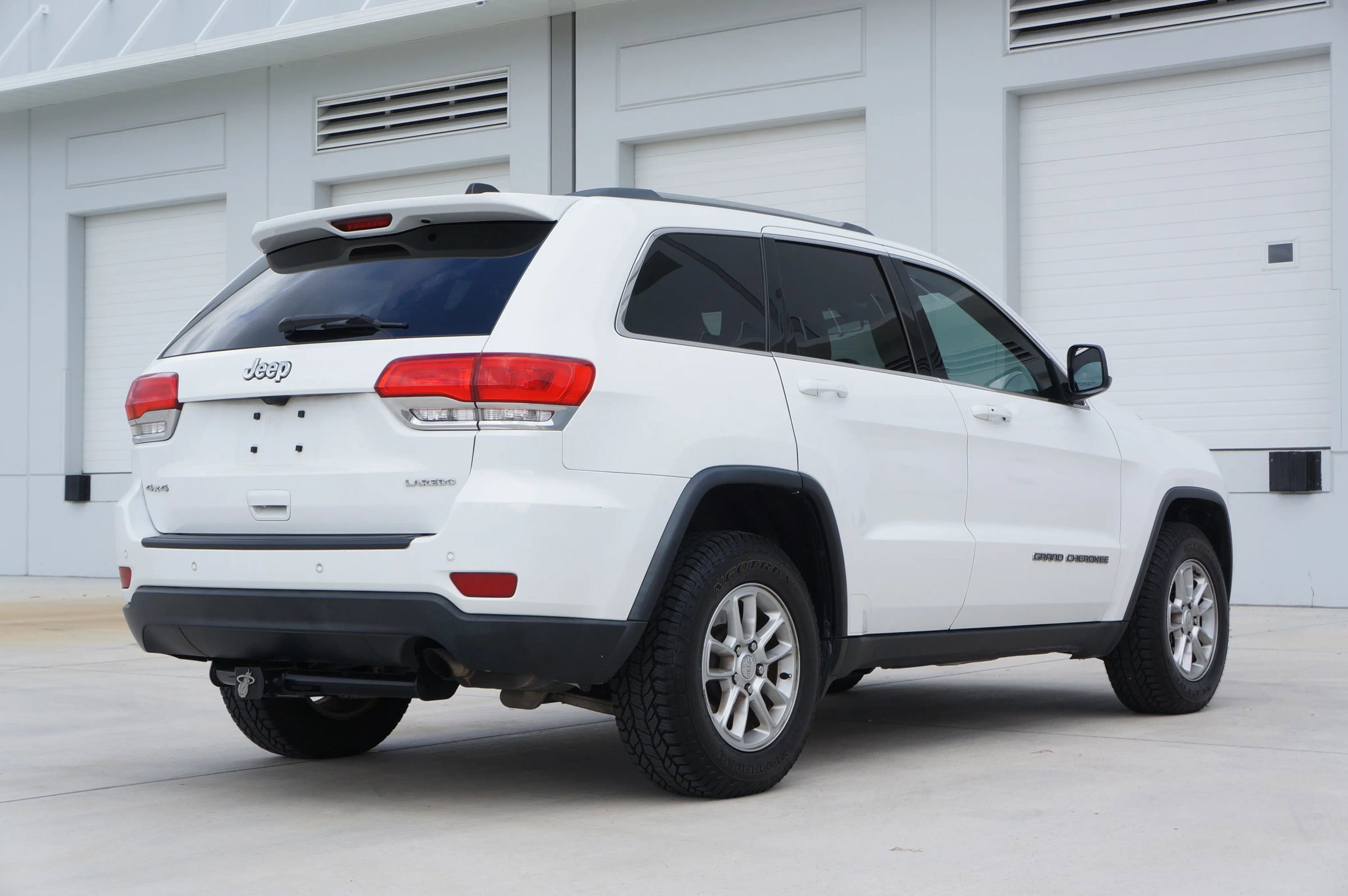 Used 2018 Jeep Grand Cherokee Laredo image 13
