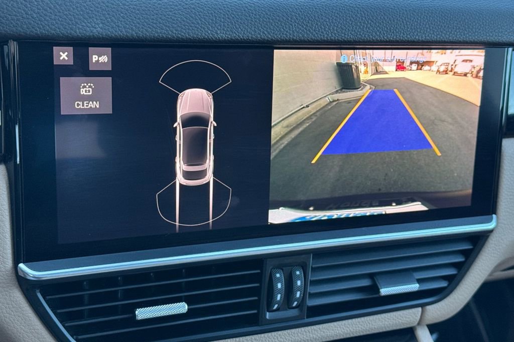 Used 2021 Porsche Cayenne Coupe image 25