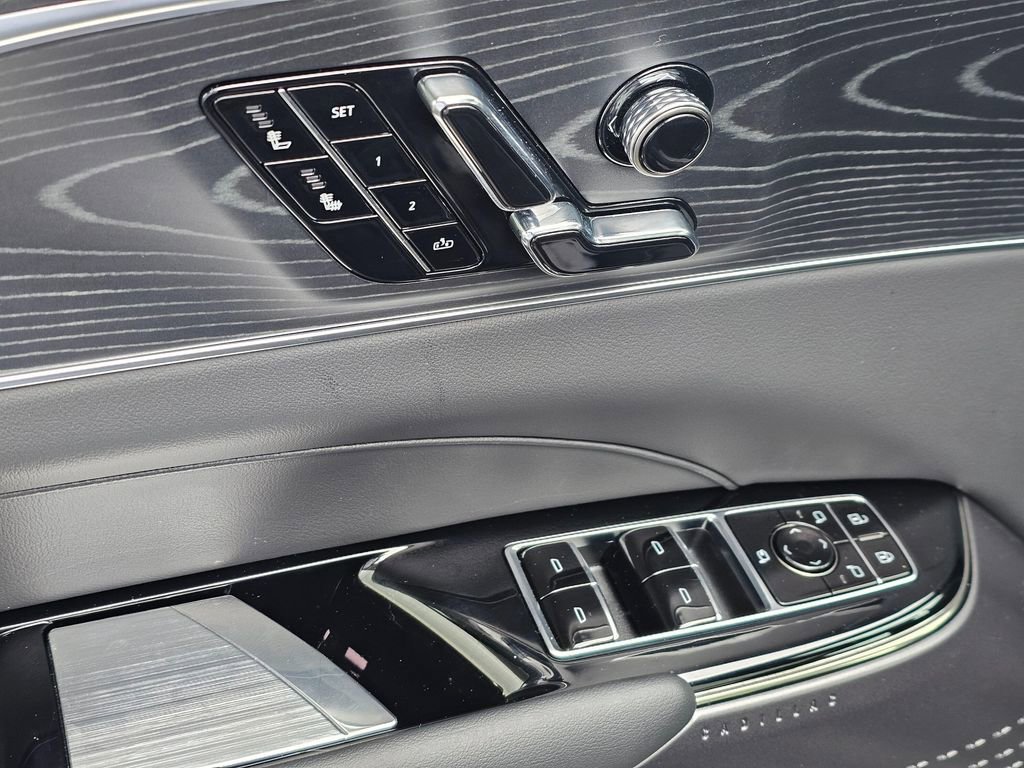 Used 2025 Cadillac Lyriq Sport image 22