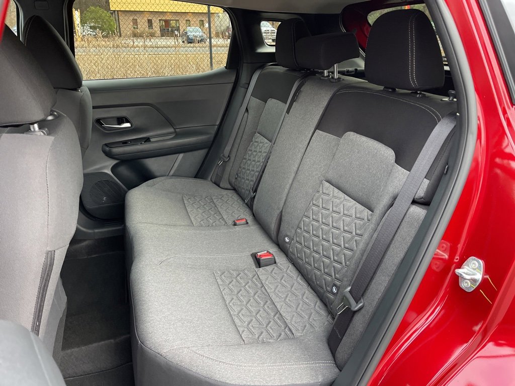 Used 2025 Nissan Kicks SV image 18