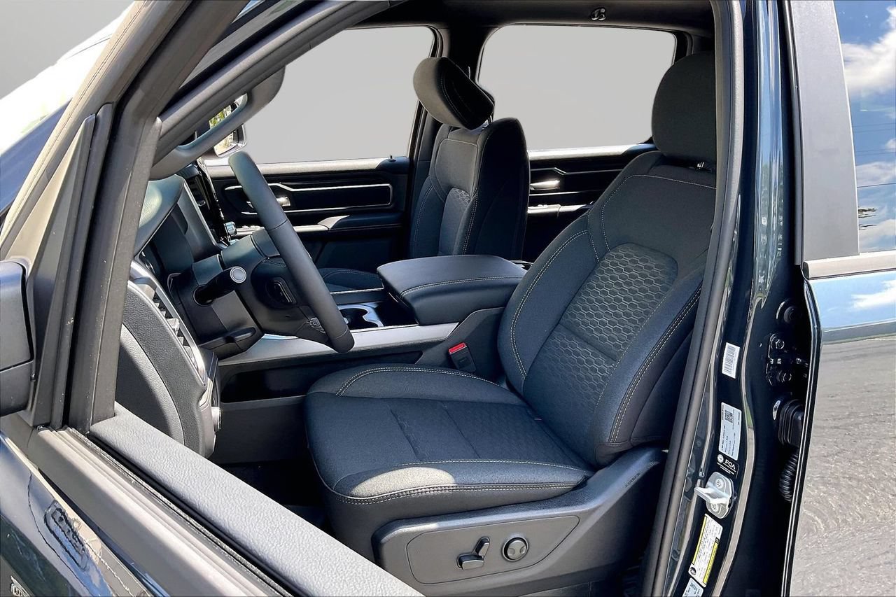 New 2026 RAM 1500 Big Horn AWD/4WD image 17