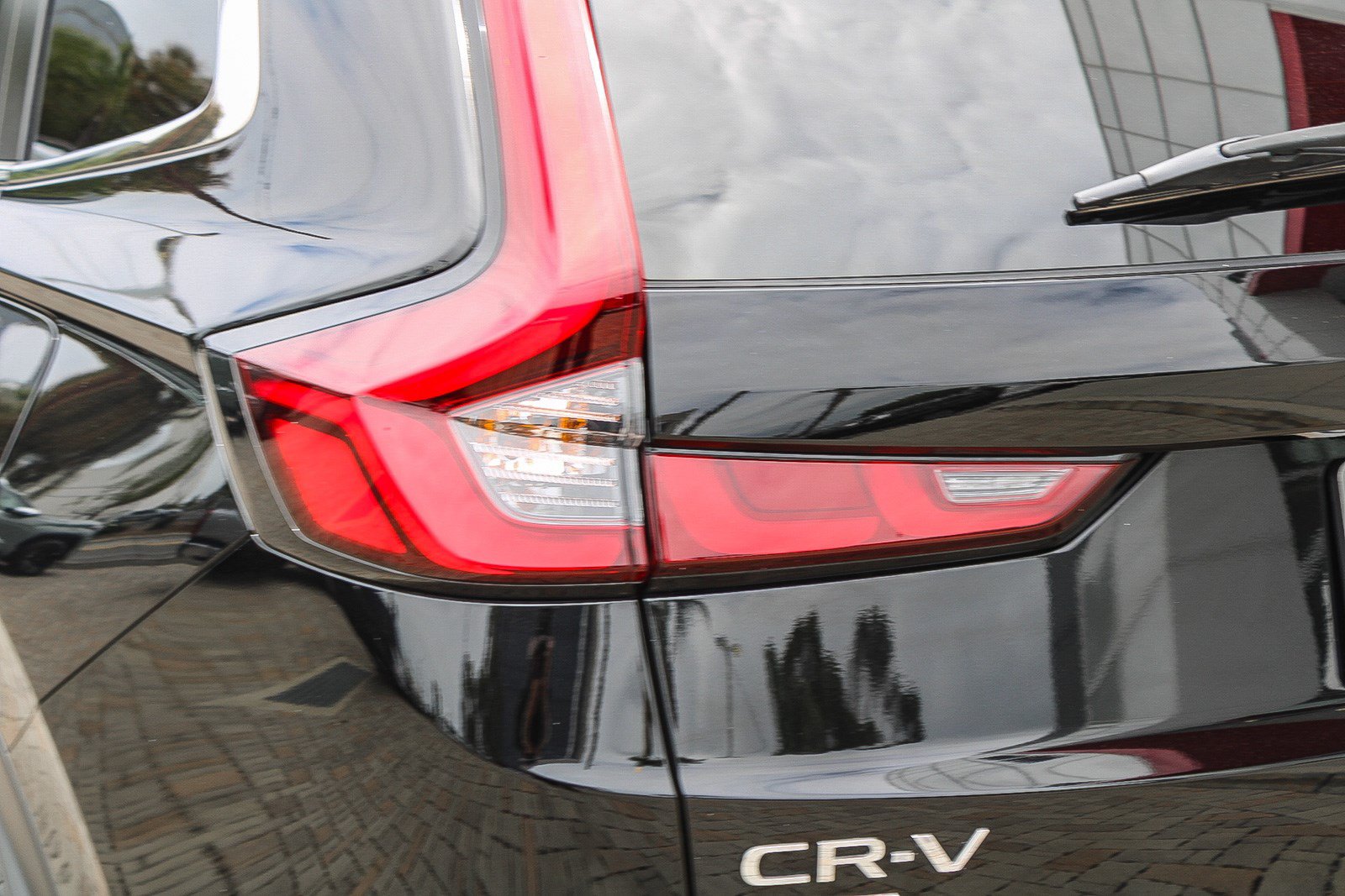 Used 2024 Honda CR-V Sport Touring image 10