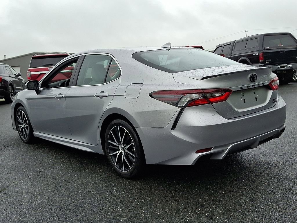 Used 2024 Toyota Camry SE AWD/4WD image 4