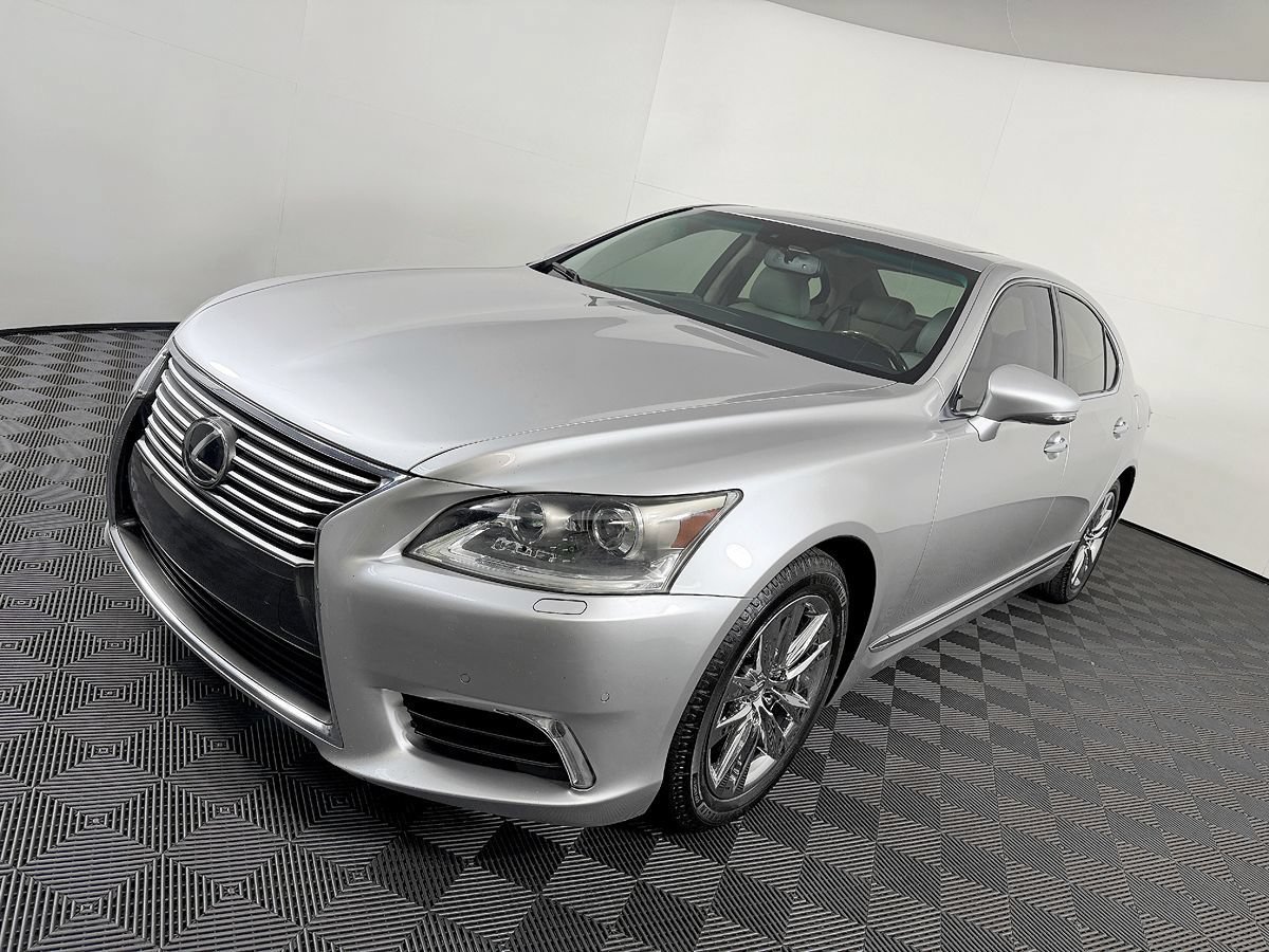 Used 2014 Lexus LS 460 w/ Comfort Package RWD image 29