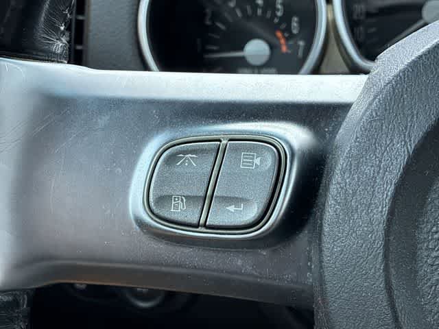 Used 2003 Chevrolet SSR w/ Preferred Equipment Group RWD image 21