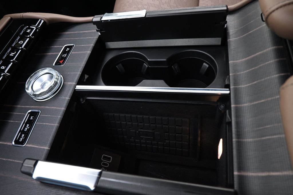 New 2026 Lincoln Navigator L Black Label AWD/4WD image 31