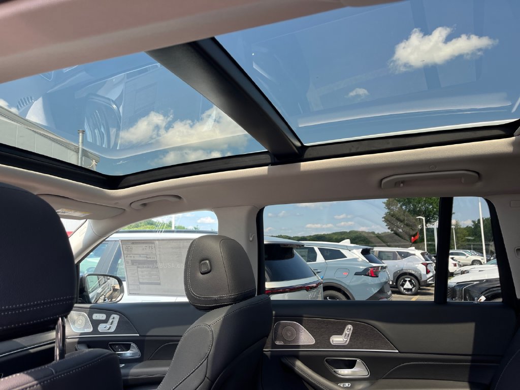 New 2026 Mercedes-Benz GLS 450 4MATIC image 10
