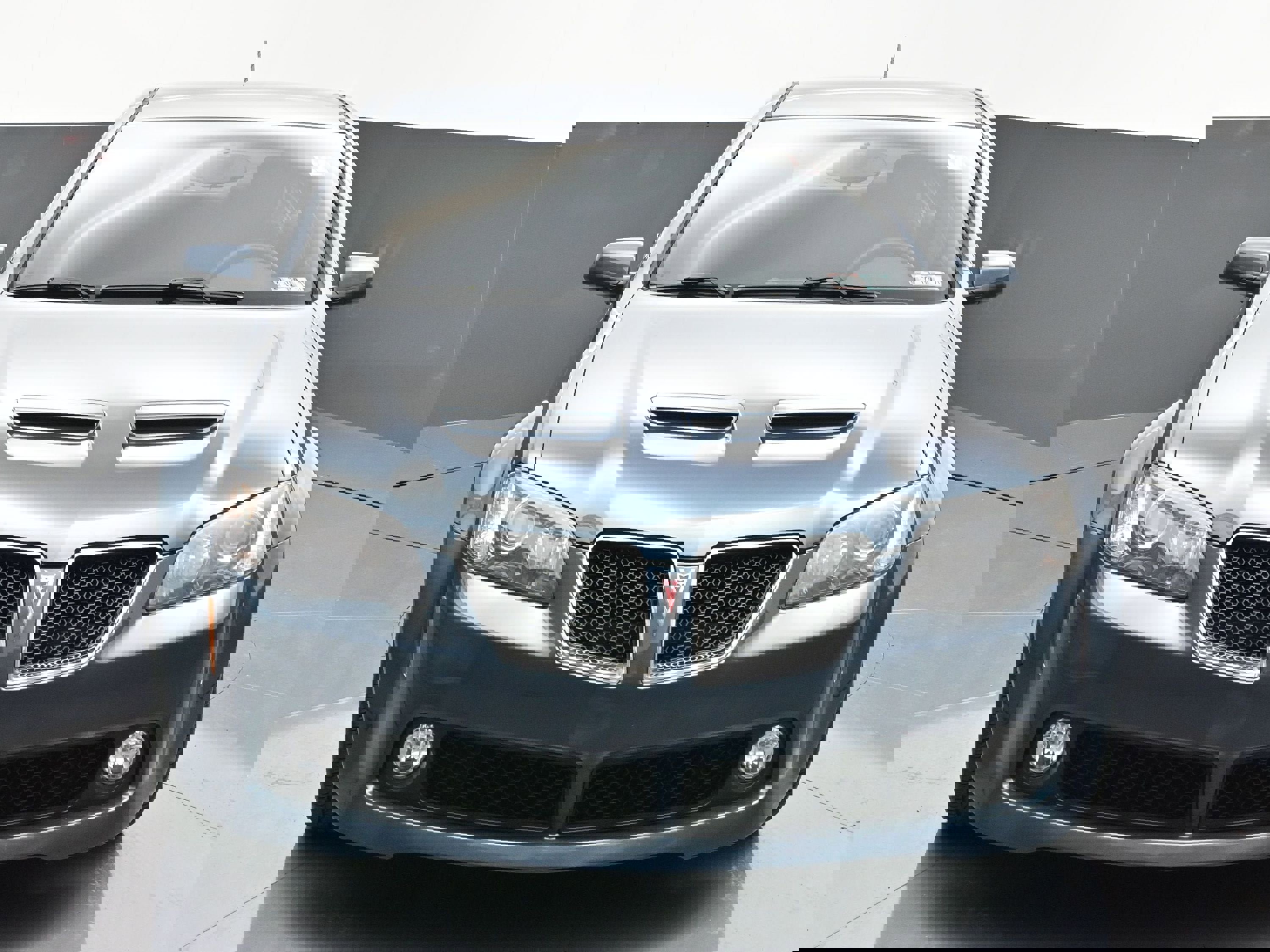 Used 2009 Pontiac G8 image 2