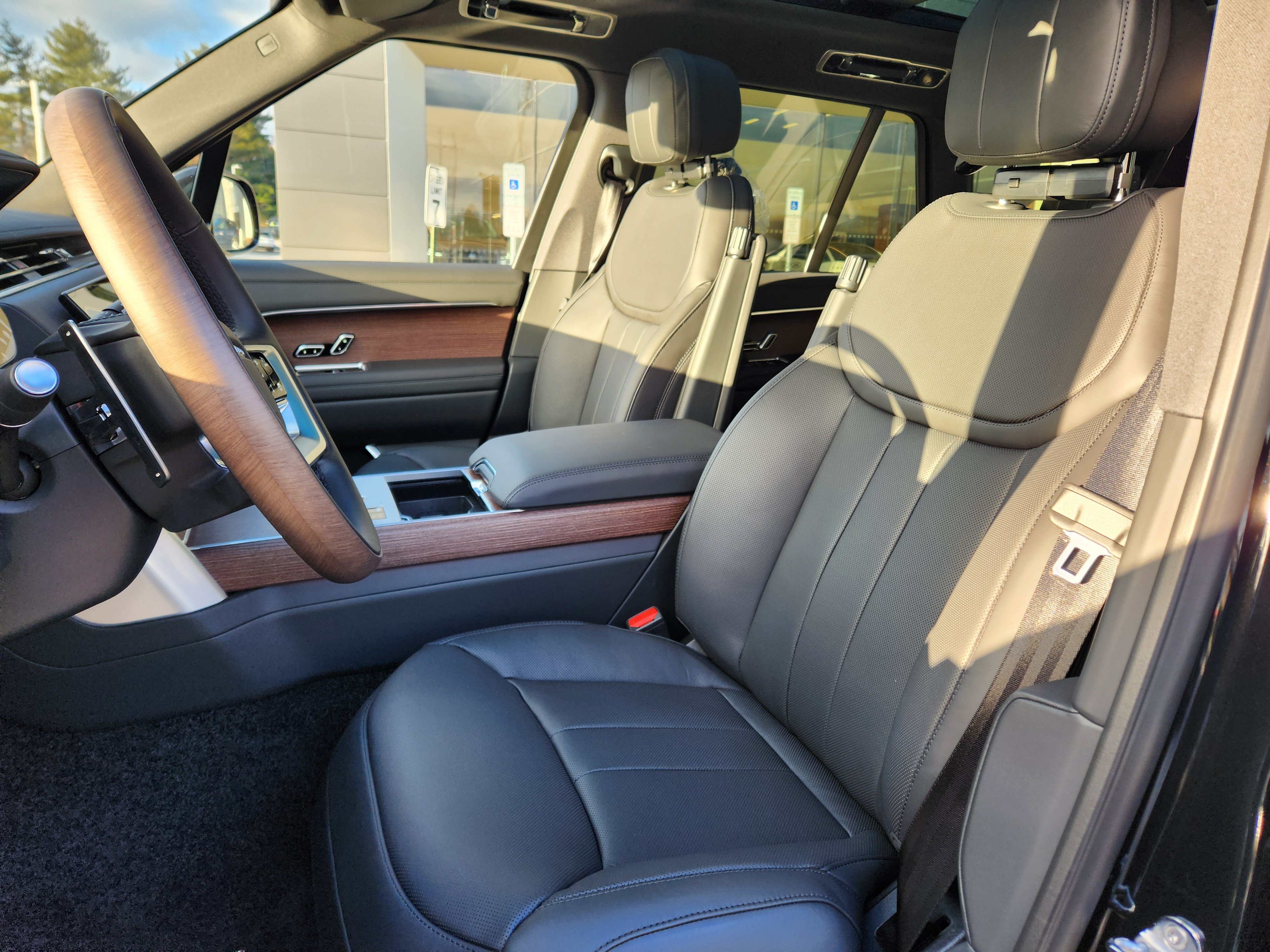 New 2026 Land Rover Range Rover SE AWD/4WD image 8