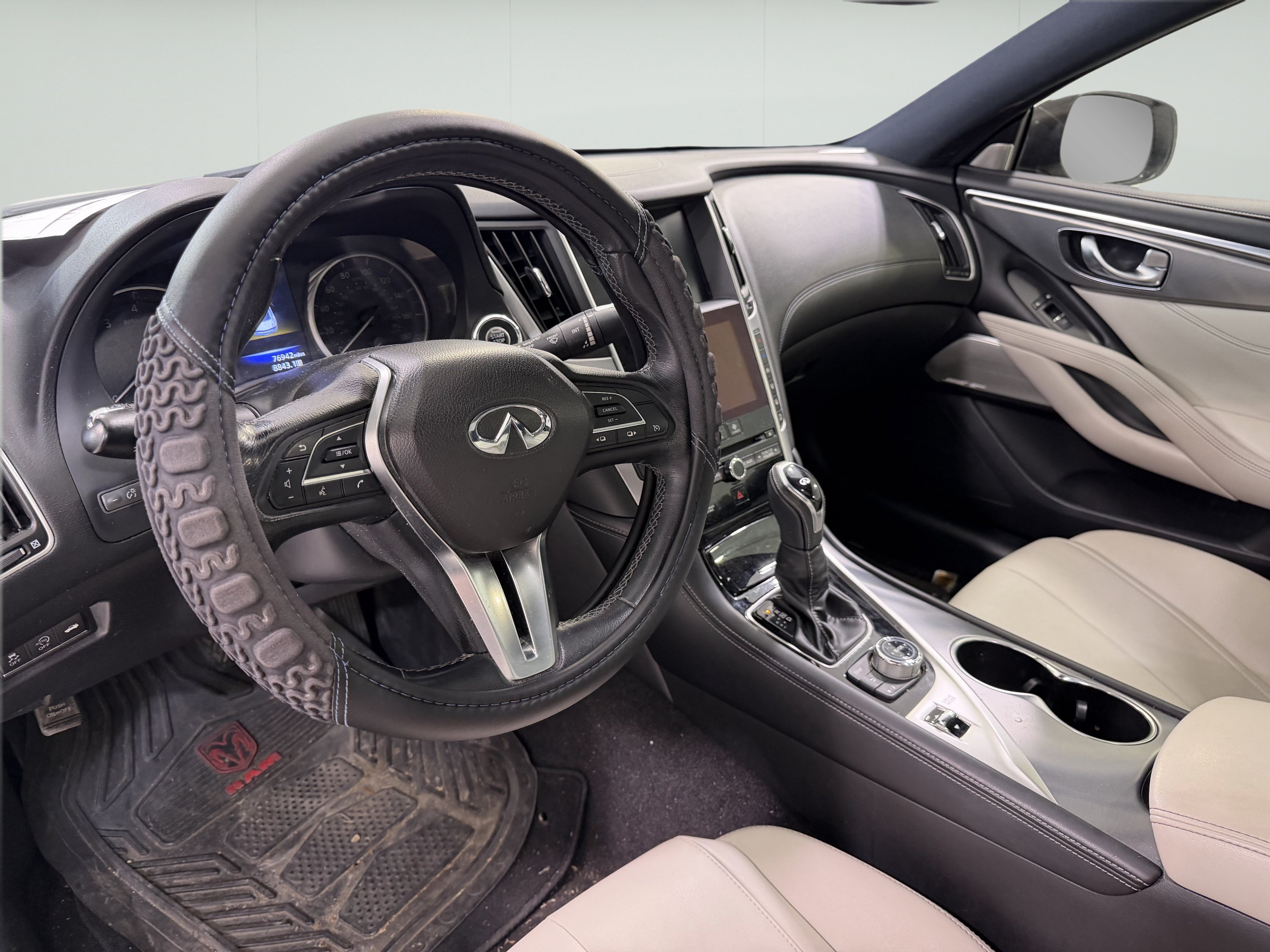 Used 2017 INFINITI Q60 2.0t AWD/4WD image 13