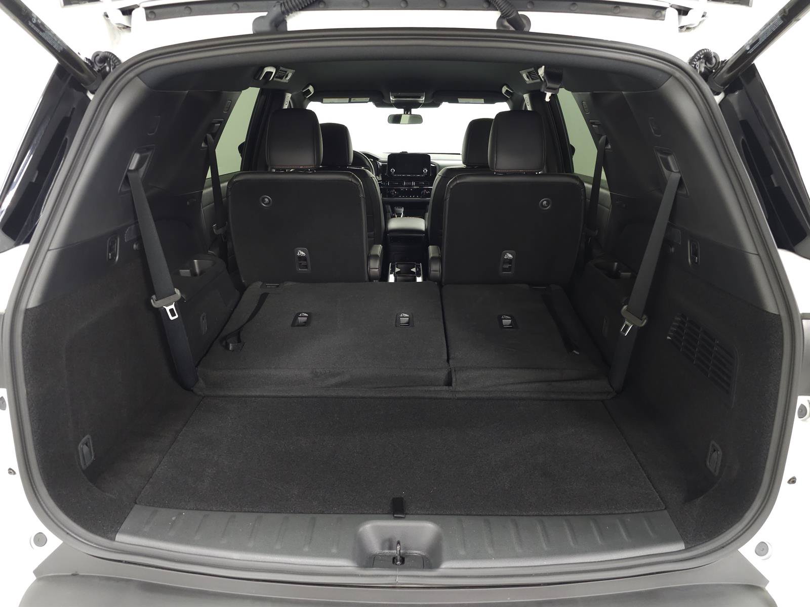 Used 2025 Nissan Pathfinder Rock Creek AWD/4WD image 8