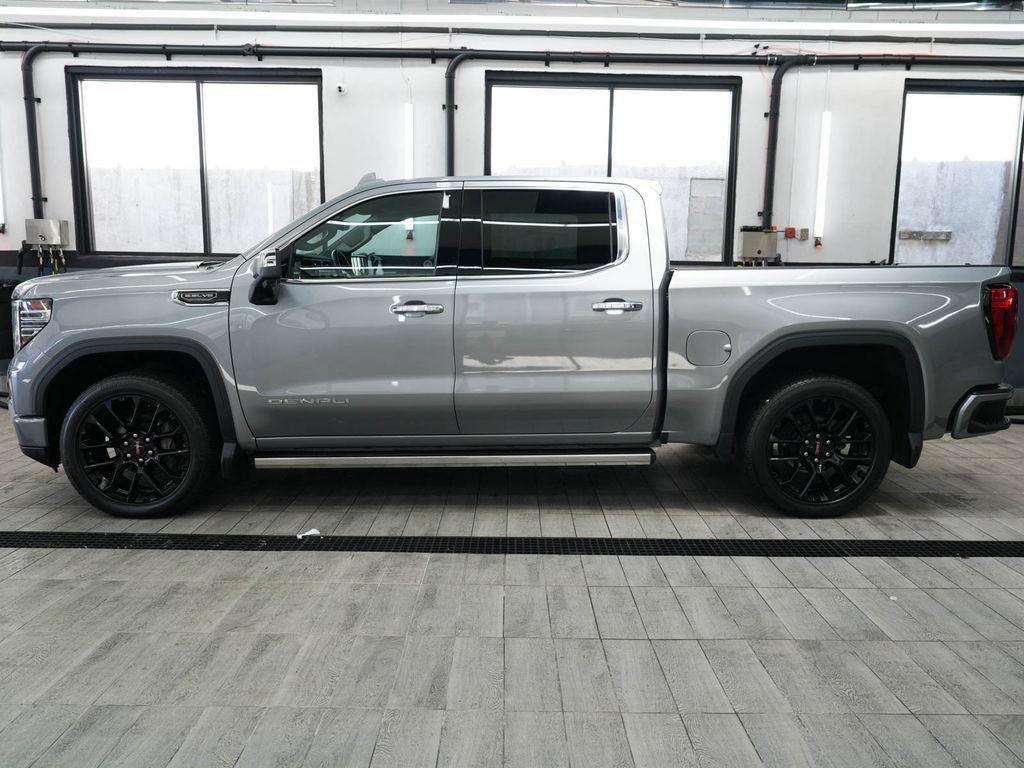 Used 2023 GMC Sierra 1500 Denali w/ Denali Reserve Package AWD/4WD image 4
