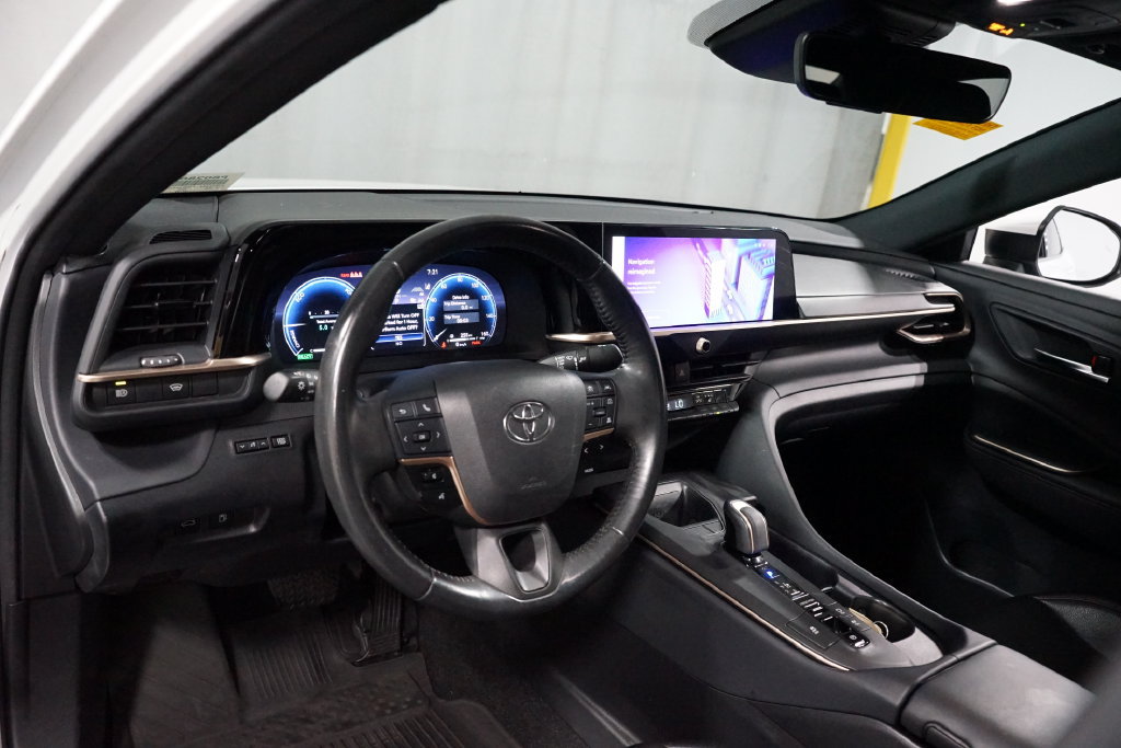 Certified 2023 Toyota Crown AWD/4WD image 11