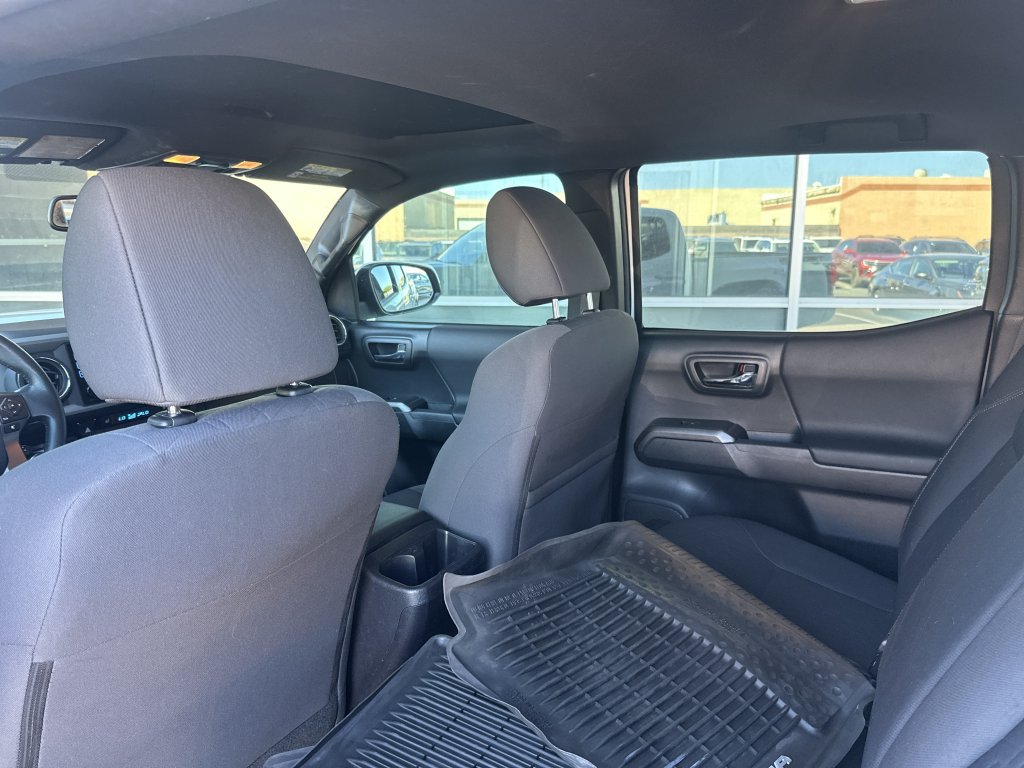 Used 2016 Toyota Tacoma TRD Off-Road w/ Premium & Technology Package AWD/4WD image 31