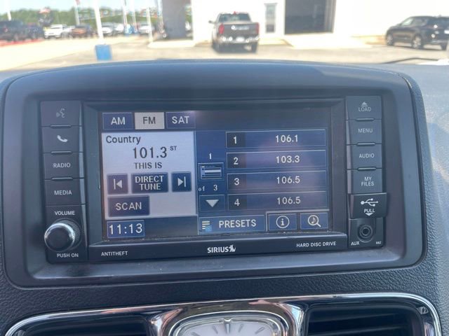 Used 2012 Chrysler Town & Country Touring-L w/ Entertainment Group #2 FWD image 13