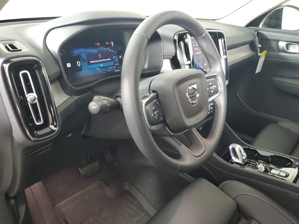 Certified 2026 Volvo XC40 B4 Plus w/ Climate Package image 26