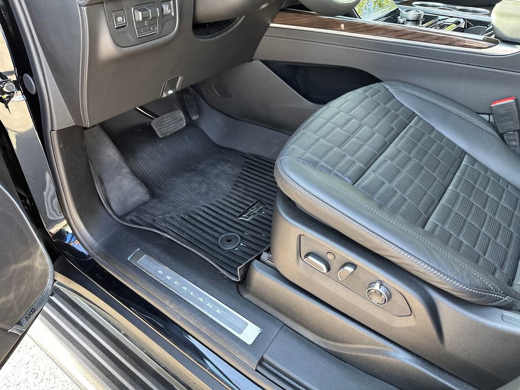 Used 2026 Cadillac Escalade Platinum Sport w/ LPO, Floor Liner Package image 22