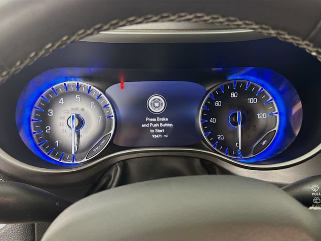 Used 2022 Chrysler Pacifica Touring-L AWD/4WD image 12