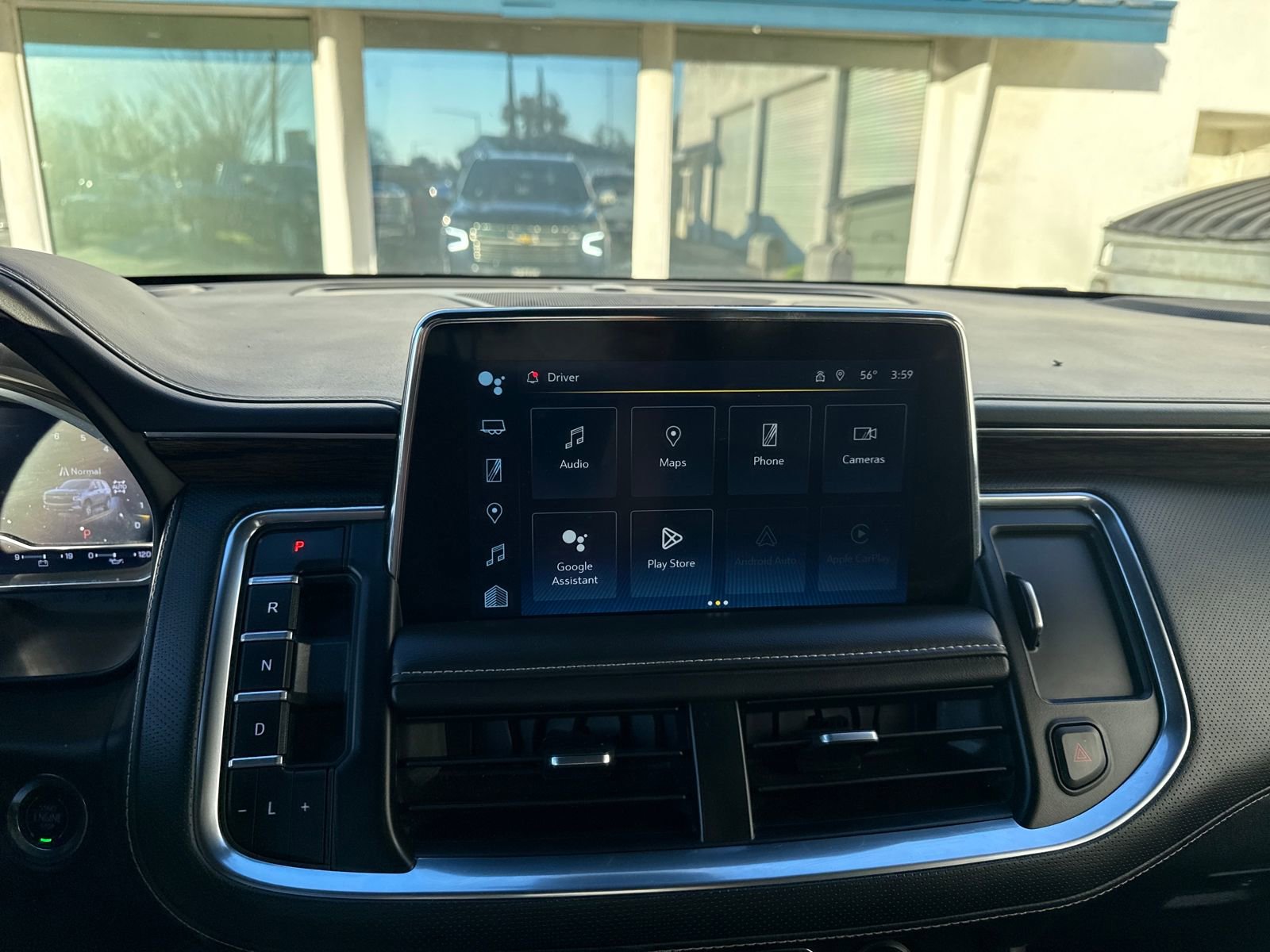 Used 2023 Chevrolet Suburban Premier image 18