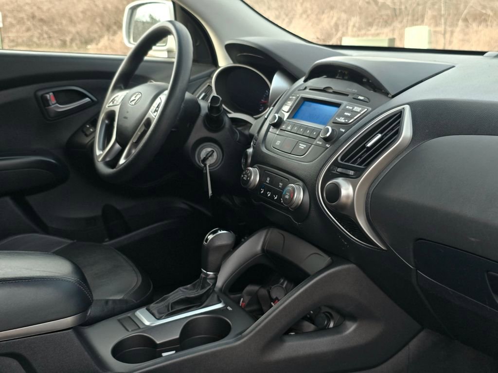 Used 2015 Hyundai Tucson GLS w/ Option Group 02 FWD image 30