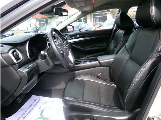 Used 2022 Nissan Maxima SV w/ Floor Mat Group FWD image 4
